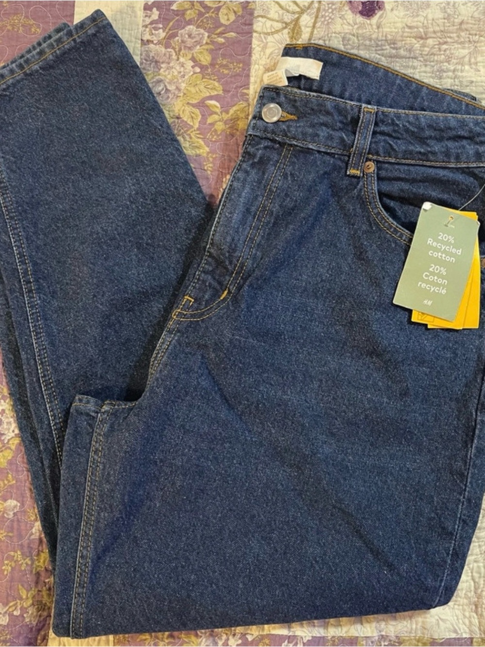 NWT H&M High Rise Mom Jeans Blue
Tapered Denim Size 14 (EUR 46)